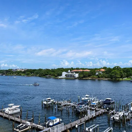 Palm Court Yacht Club 604 Sound View & Beach Access